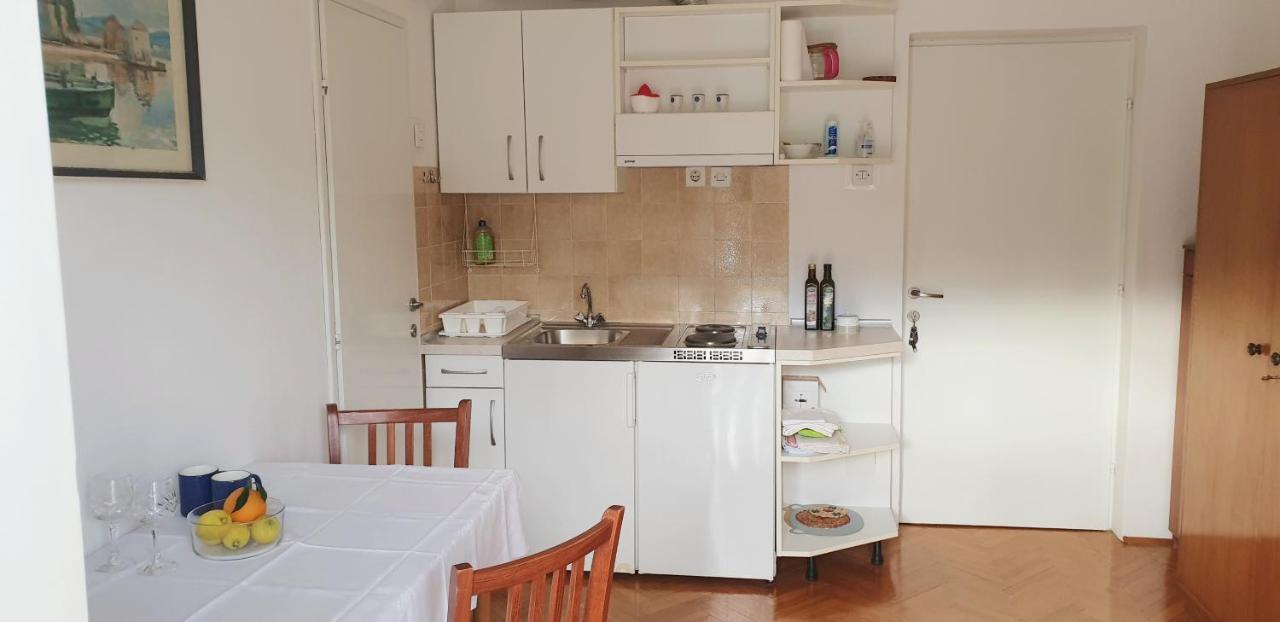 Apartments Lucija Stari Grad  Luaran gambar
