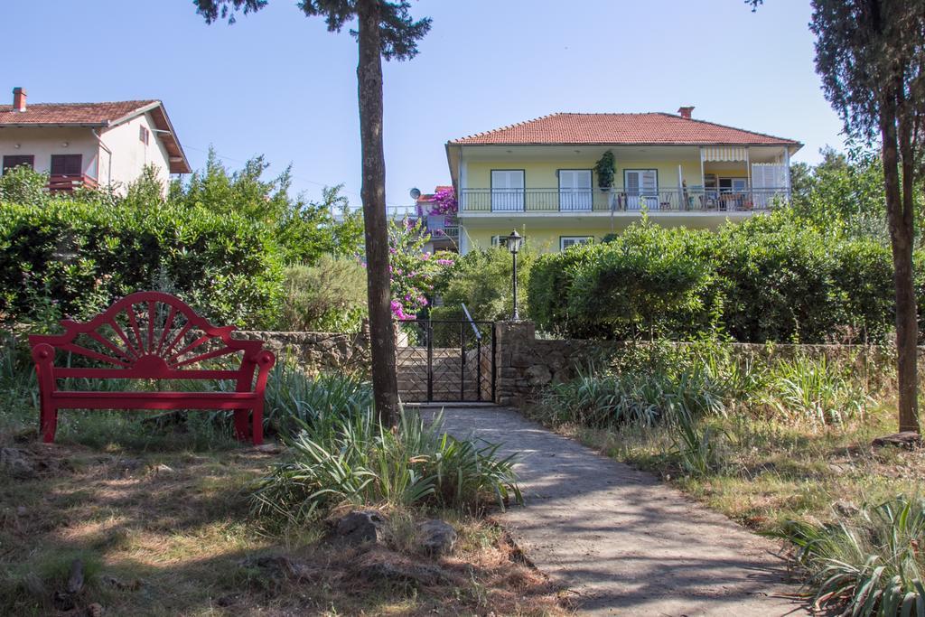 Apartments Lucija Stari Grad  Luaran gambar