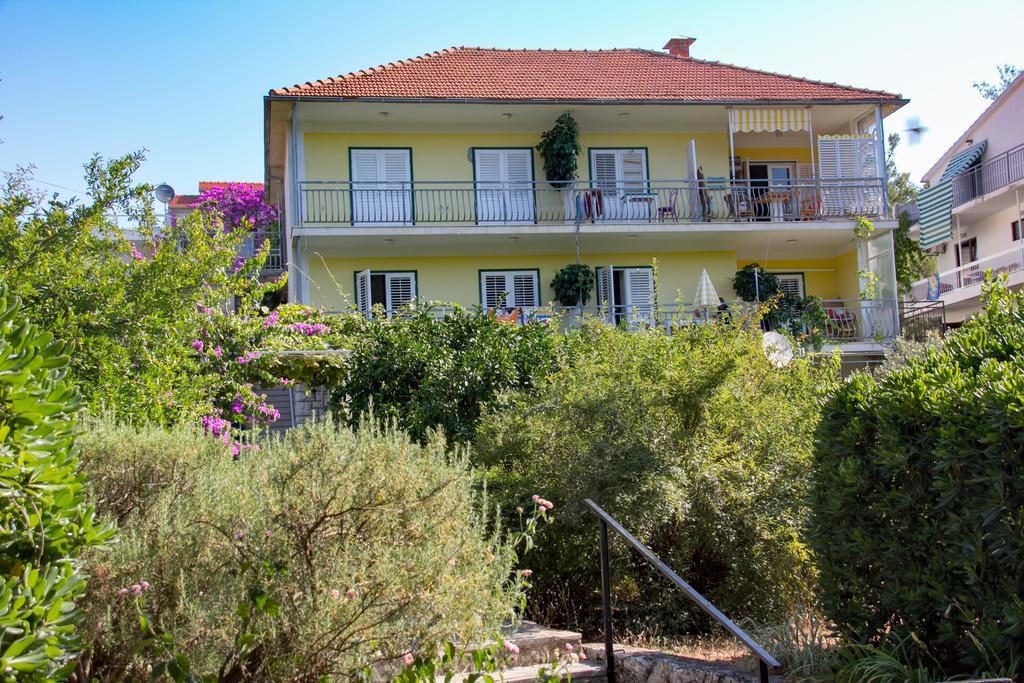 Apartments Lucija Stari Grad  Luaran gambar