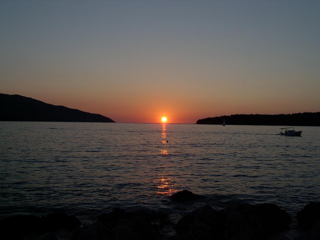 Apartments Lucija Stari Grad  Luaran gambar