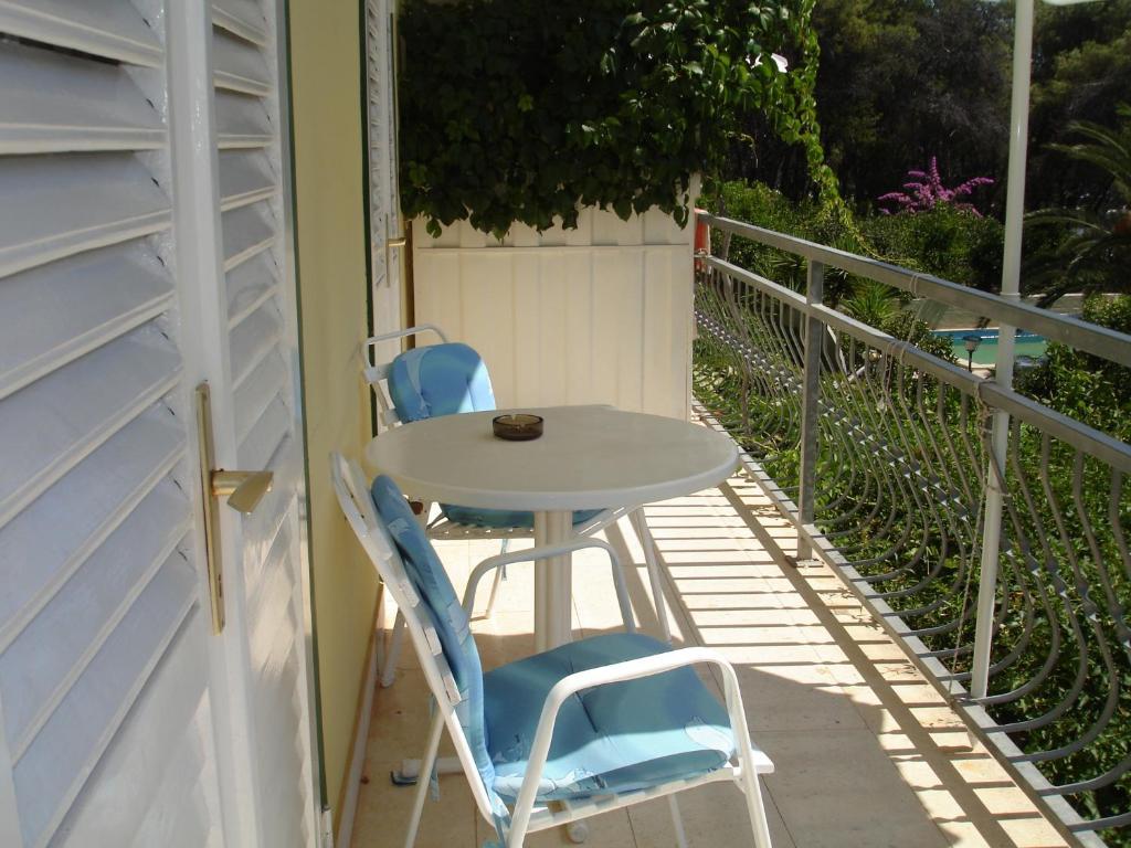 Apartments Lucija Stari Grad  Luaran gambar