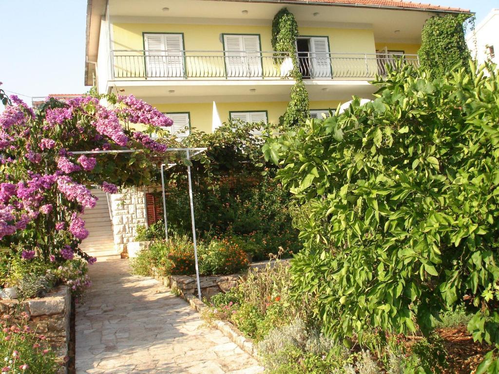 Apartments Lucija Stari Grad  Luaran gambar